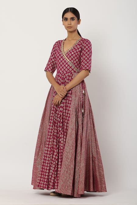 Buy Seema Nanda Purple , Lining V Neck Overlap Anarkali Set Online at Aza Fashions Buy_Seema Nanda_Purple , Lining V Neck Overlap Anarkali Set _Online_at_Aza_Fashions