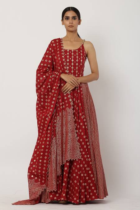 Seema Nanda Red , Lining Round Beaded Strap Anarkali With Dupatta Online at Aza Fashions Seema Nanda_Red , Lining Round Beaded Strap Anarkali With Dupatta_Online_at_Aza_Fashions