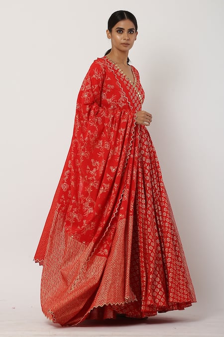 Seema Nanda_Red , Lining V Neck Overlapped Anarkali Set _Online_at_Aza_Fashions
