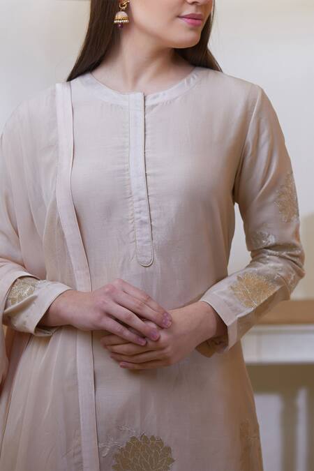 Shop_Shyam Narayan Prasad_Beige Chanderi Embroidered Kurta Set_Online_at_Aza_Fashions
