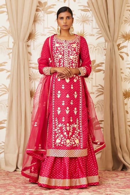 Shyam Narayan Prasad Embroidered Kurta & Lehenga Set 