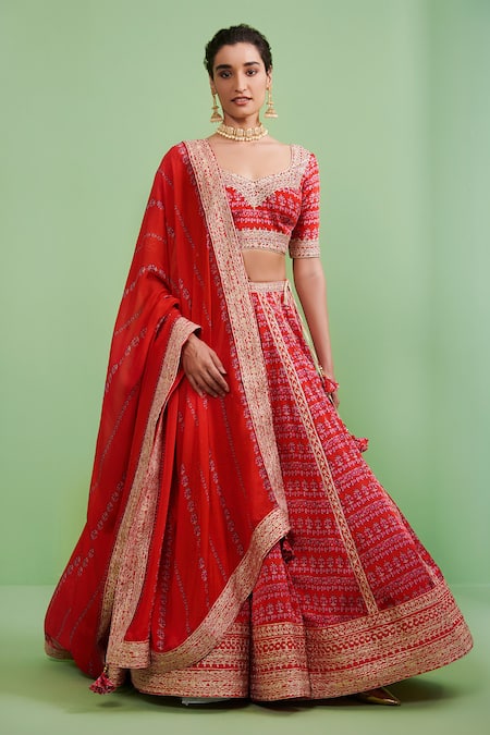 Buy Rose pink thread embroidered kurta lehenga set by Shyam Narayan Prasad  at Aashni and Co