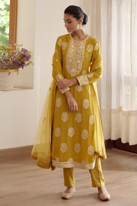 Shyam Narayan Prasad Floral Embroidered Kurta Set 