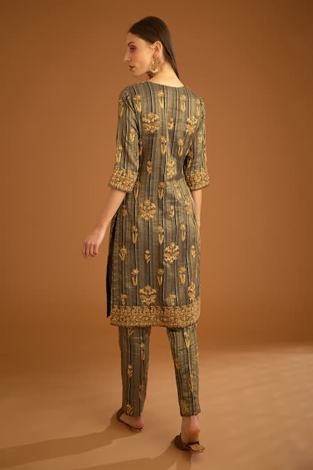 Shyam Narayan Prasad Dori & Thread Work Kurta Set 
