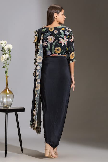 Shop_Soup By Sougat Paul_Blue Crepe V Neck Pre-draped Saree With Printed Blouse _at_Aza_Fashions