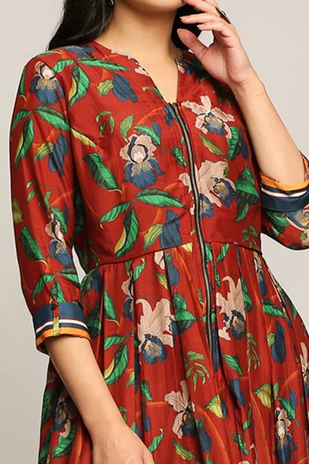 Shop_Soup By Sougat Paul_Red Crepe Orchid Motifs Notched Bloom Anarkali And Pant Set _Online_at_Aza_Fashions