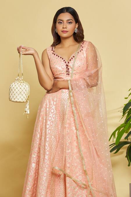 Nazaakat By Samara Singh_Off White Embroidery Geometric Potli _at_Aza_Fashions