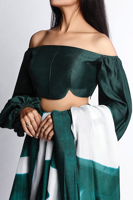 Shop Vedika M Green Silk One Shoulder Abstract Print Saree With Blouse Online at Aza Fashions Shop_Vedika M_Green Silk One Shoulder Abstract Print Saree With Blouse _Online_at_Aza_Fashions