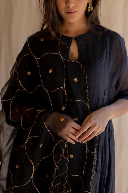 Buy_Nirjara_Black Crepe Tissue Silk Embroidered Dupatta_Online_at_Aza_Fashions