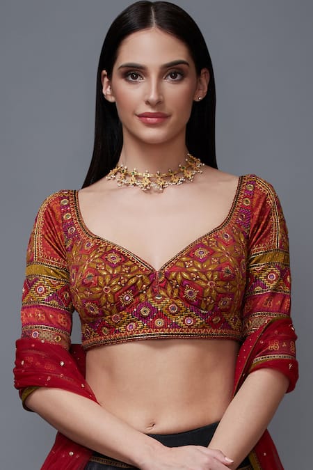 Shop RI.Ritu Kumar Black Silk, Satin Lining Viscose Leaf Neck Striped Saree With Blouse Online at Aza Fashions Shop_RI.Ritu Kumar_Black Silk, Satin Lining Viscose Leaf Neck Striped Saree With Blouse _Online_at_Aza_Fashions