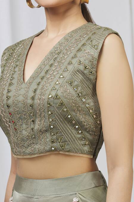 Shruti Ranka_Green Organza, Satin Organza, Lurex V Neck Pant Set_at_Aza_Fashions