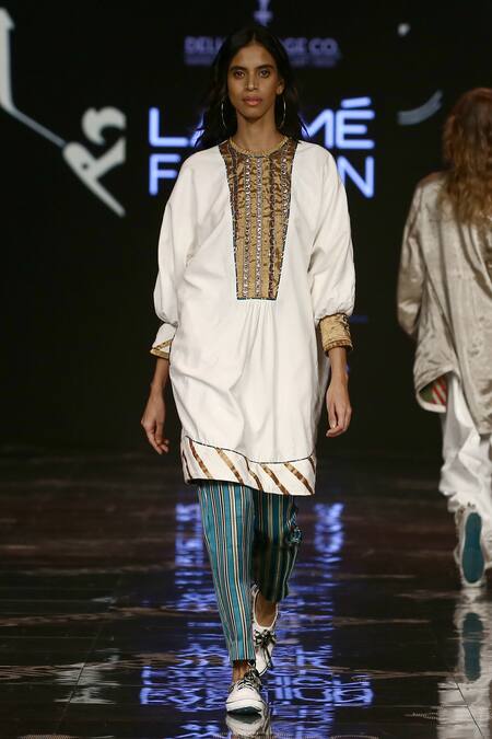 Delhi Vintage Company_White Cotton Embroidered Kurta With Pant_Online_at_Aza_Fashions