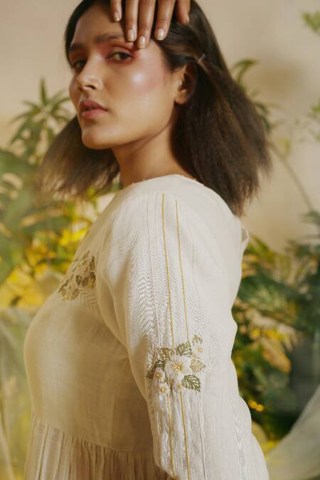 Chokhi Chorri White Kurta Malai Chanderi Pant Silk Anarkali And Set Online at Aza Fashions Chokhi Chorri_White Kurta Malai Chanderi Pant Silk Anarkali And Set _Online_at_Aza_Fashions