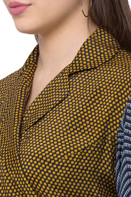 So Us By Sougatpaul Blue Muslin Slub Notched Lapel Printed Top And Pant Set at Aza Fashions So Us By Sougatpaul_Blue Muslin Slub Notched Lapel Printed Top And Pant Set _at_Aza_Fashions