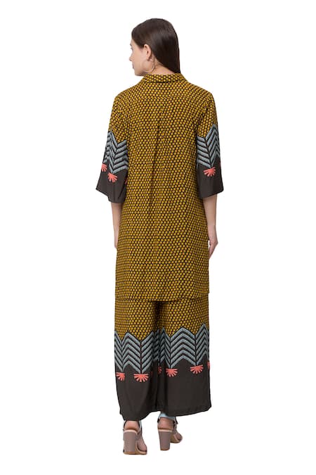 Shop So Us By Sougatpaul Yellow Muslin Slub Shirt Collar Printed Kurta And Palazzo Set at Aza Fashions Shop_So Us By Sougatpaul_Yellow Muslin Slub Shirt Collar Printed Kurta And Palazzo Set _at_Aza_Fashions