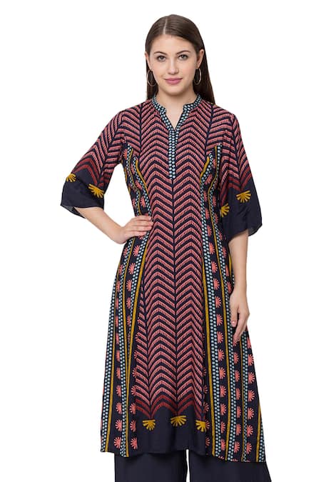 Shop_So Us By Sougatpaul_Black Muslin Slub V Neck Printed Kurta And Palazzo Set  _Online_at_Aza_Fashions