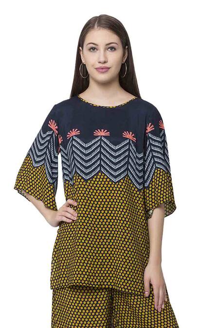 Shop_So Us By Sougatpaul_Black Muslin Slub Boat Printed Kurta And Palazzo Set  _Online_at_Aza_Fashions