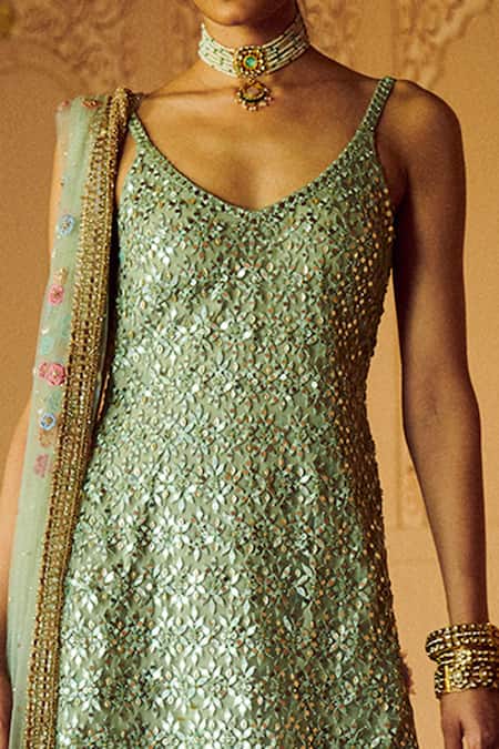 Seema Gujral_Green Net V Neck Embroidered Kurta Set _at_Aza_Fashions