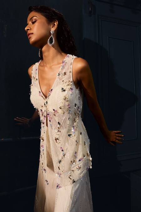 Buy_Seema Gujral_White Net Pearls V Neck Embroidered Kurta Sharra Set_Online_at_Aza_Fashions