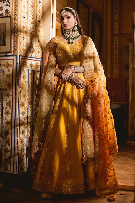 Shop Surbhi Shah Red Silk, Organza Floral Motifs V Neck Embroidered Bridal Lehenga Set at Aza Fashions Shop_Surbhi Shah_Red Silk, Organza Floral Motifs V Neck Embroidered Bridal Lehenga Set _at_Aza_Fashions