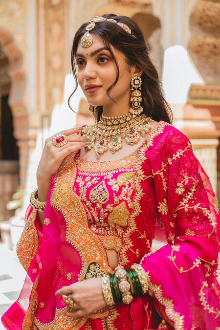 Bridal Lehenga: This bride stunned in a rouge pink lehenga inspired by  Rajasthani jharokhas | - Times of India