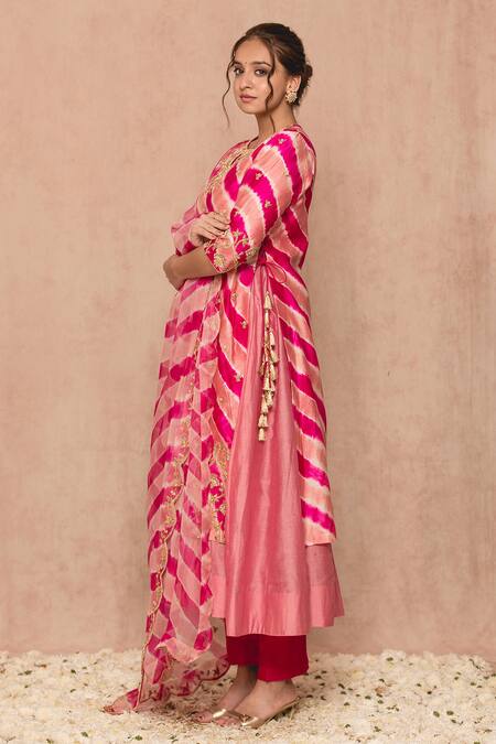 Shop Surbhi Shah Pink Cotton Embroidered Thread Work Round Notched Leheriya Kurta Set Online at Aza Fashions Shop_Surbhi Shah_Pink Cotton Embroidered Thread Work Round Notched Leheriya Kurta Set _Online_at_Aza_Fashions