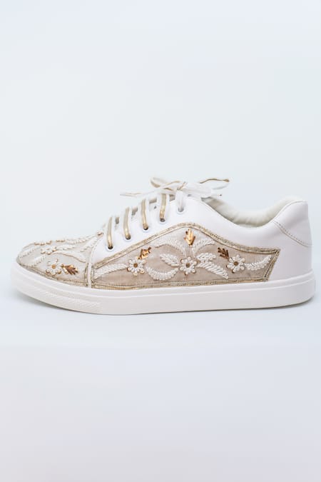 The Saree Sneakers White Floral Embellished Sneakers at Aza Fashions The Saree Sneakers_White Floral Embellished Sneakers _at_Aza_Fashions