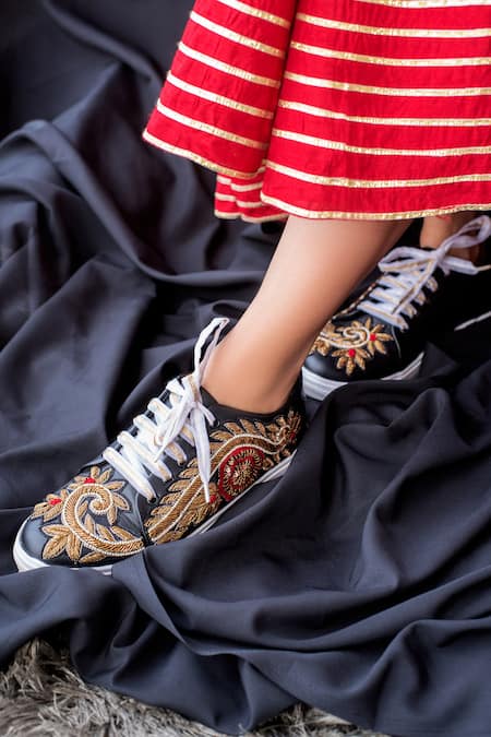 Buy_The Saree Sneakers_Black Floral Embellished Sneakers _Online_at_Aza_Fashions