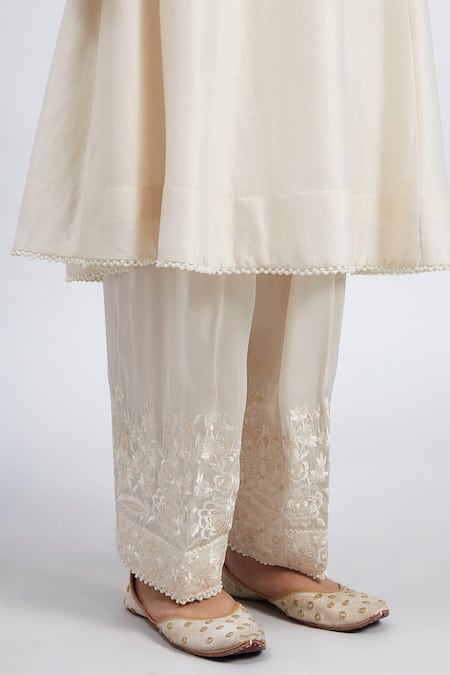 Sheetal Batra_White Kurta Chanderi  Salwar Bamber Satin Dupatta Kaina Set _at_Aza_Fashions