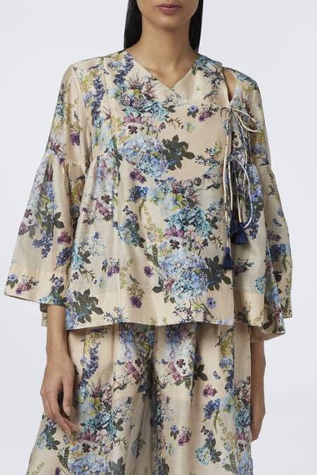 House Of Three Yellow Chanderi V Neck Printed Top Online at Aza Fashions House Of Three_Yellow Chanderi V Neck Printed Top _Online_at_Aza_Fashions