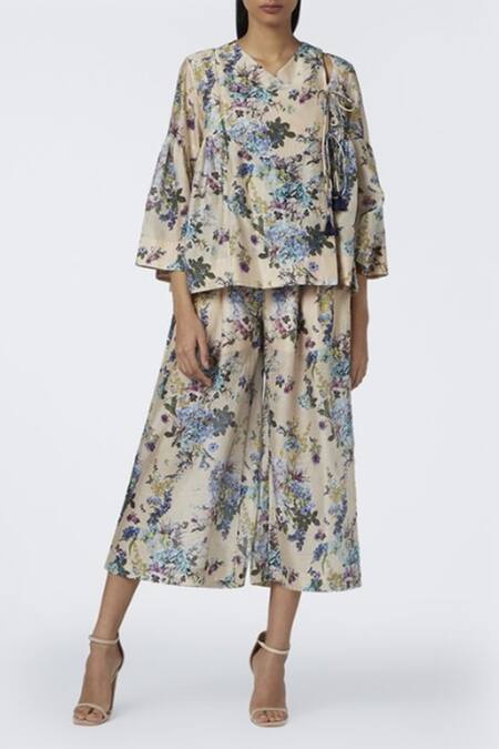 Buy House Of Three Yellow Chanderi, Cotton Silk Paper Bag Trouser Online at Aza Fashions Buy_House Of Three_Yellow Chanderi, Cotton Silk Paper Bag Trouser _Online_at_Aza_Fashions