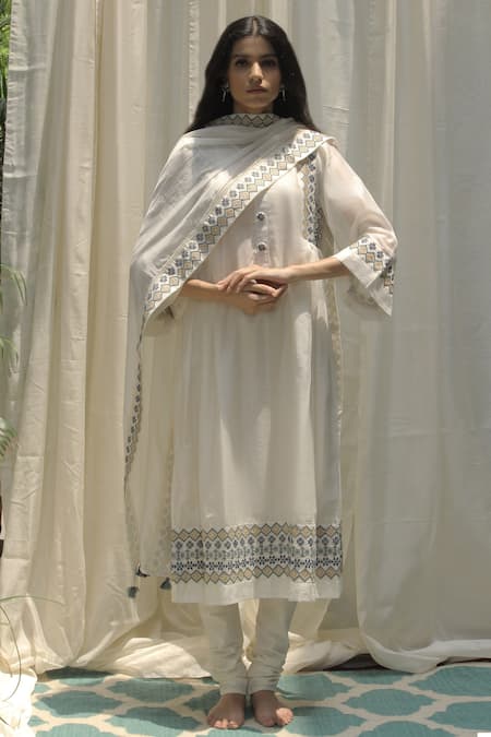 Shivani Bhargava White Chanderi Round Kurta Online at Aza Fashions Shivani Bhargava_White Chanderi Round Kurta _Online_at_Aza_Fashions