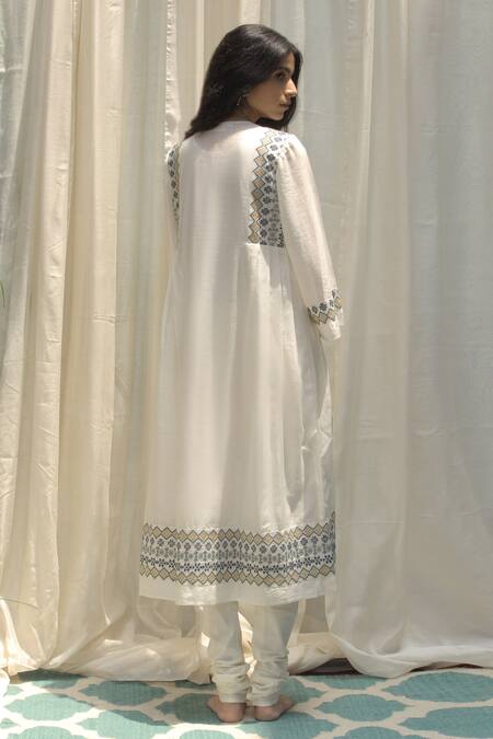 Shop Shivani Bhargava White Chanderi Round Kurta at Aza Fashions Shop_Shivani Bhargava_White Chanderi Round Kurta _at_Aza_Fashions