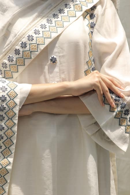 Shivani Bhargava_White Chanderi Round Kurta _at_Aza_Fashions