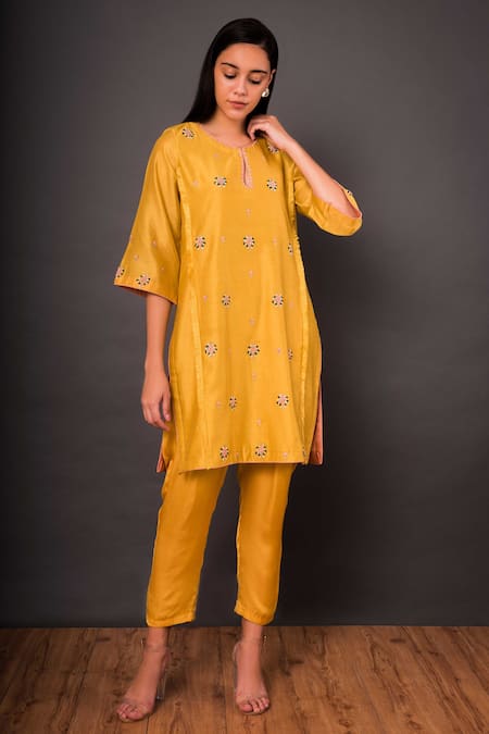 Shikha Mehta Yellow Chanderi Keyhole Kurta And Pant Set 