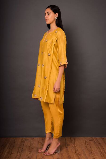 Shikha Mehta Yellow Chanderi Keyhole Kurta And Pant Set Online at Aza Fashions Shikha Mehta_Yellow Chanderi Keyhole Kurta And Pant Set _Online_at_Aza_Fashions