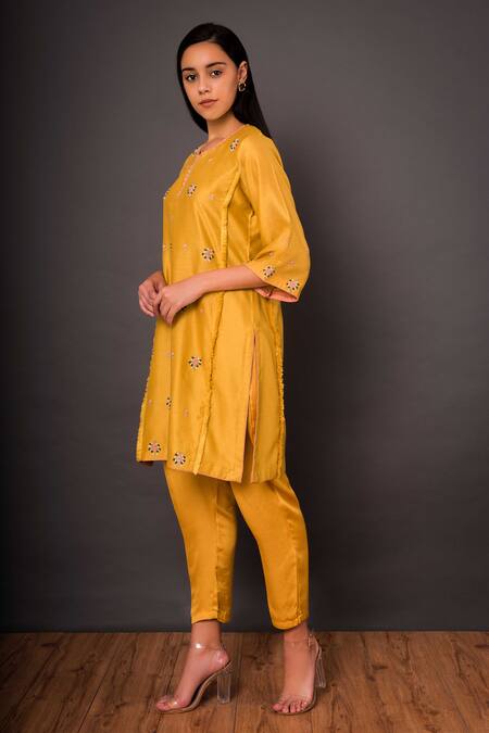 Buy Shikha Mehta Yellow Chanderi Keyhole Kurta And Pant Set Online at Aza Fashions Buy_Shikha Mehta_Yellow Chanderi Keyhole Kurta And Pant Set _Online_at_Aza_Fashions