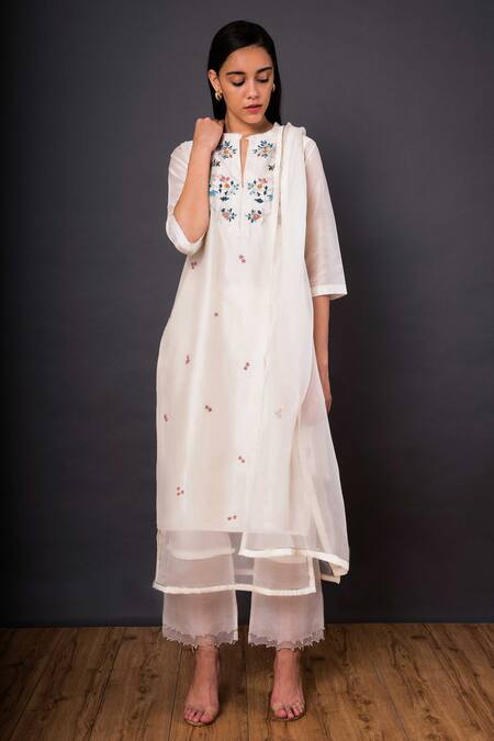 Shikha Mehta White Organza, Chanderi Notched Kurta Set Online at Aza Fashions Shikha Mehta_White Organza, Chanderi Notched Kurta Set _Online_at_Aza_Fashions