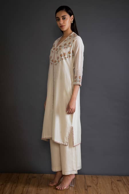 Shop Shikha Mehta White Chanderi V Neck Kurta And Pant Set at Aza Fashions Shop_Shikha Mehta_White Chanderi V Neck Kurta And Pant Set _at_Aza_Fashions