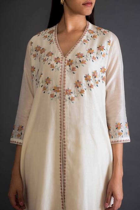 Shikha Mehta White Chanderi V Neck Kurta And Pant Set Online at Aza Fashions Shikha Mehta_White Chanderi V Neck Kurta And Pant Set _Online_at_Aza_Fashions