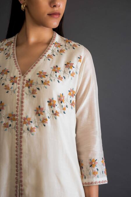 Buy Shikha Mehta White Chanderi V Neck Kurta And Pant Set Online at Aza Fashions Buy_Shikha Mehta_White Chanderi V Neck Kurta And Pant Set _Online_at_Aza_Fashions