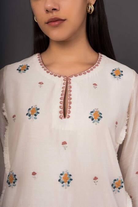 Shop Shikha Mehta White Chanderi Round Kurta And Pant Set Online at Aza Fashions Shop_Shikha Mehta_White Chanderi Round Kurta And Pant Set _Online_at_Aza_Fashions