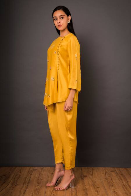 Shikha Mehta Yellow Chanderi Round Kurta And Pant Set Online at Aza Fashions Shikha Mehta_Yellow Chanderi Round Kurta And Pant Set _Online_at_Aza_Fashions