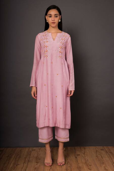 Shikha Mehta Purple Muslin Silk Notched Embroidered Kurta And Pant Set Online at Aza Fashions Shikha Mehta_Purple Muslin Silk Notched Embroidered Kurta And Pant Set _Online_at_Aza_Fashions