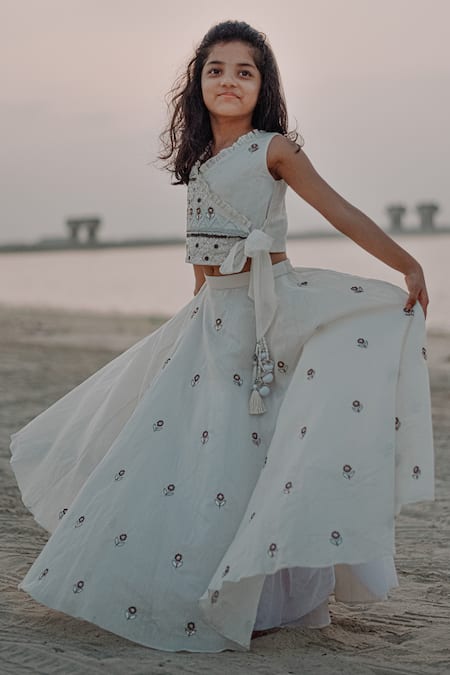 Shop_Swati Golyan_White Chanderi Embroidery Lehenga Set _at_Aza_Fashions