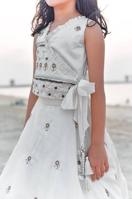 Swati Golyan_White Chanderi Embroidery Lehenga Set _Online_at_Aza_Fashions