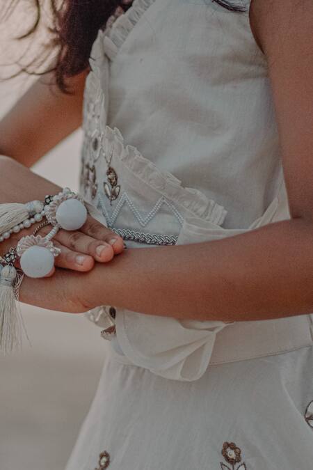 Buy_Swati Golyan_White Chanderi Embroidery Lehenga Set _Online_at_Aza_Fashions