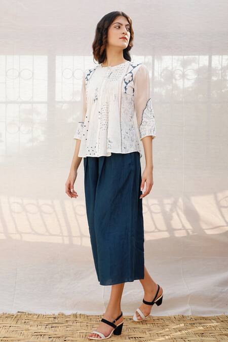 Shop_Arcvsh By Pallavi Singh_White Organic Cotton Round Printed Top _Online_at_Aza_Fashions