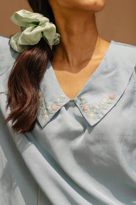 Shop Ayaka Blue 100% Organic Cotton Made With Soyabean Fibres Floral Peter Pant Top Online at Aza Fashions Shop_Ayaka_Blue 100% Organic Cotton Made With Soyabean Fibres Floral Peter Pant Top _Online_at_Aza_Fashions