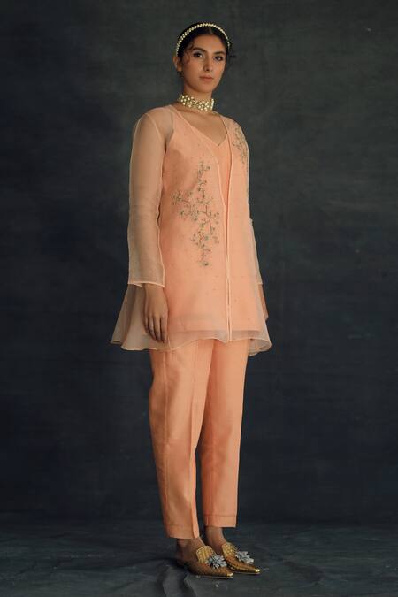 Shikha Mehta Peach Organza, Chanderi V Neck Cape And Kurta Set Online at Aza Fashions Shikha Mehta_Peach Organza, Chanderi V Neck Cape And Kurta Set _Online_at_Aza_Fashions
